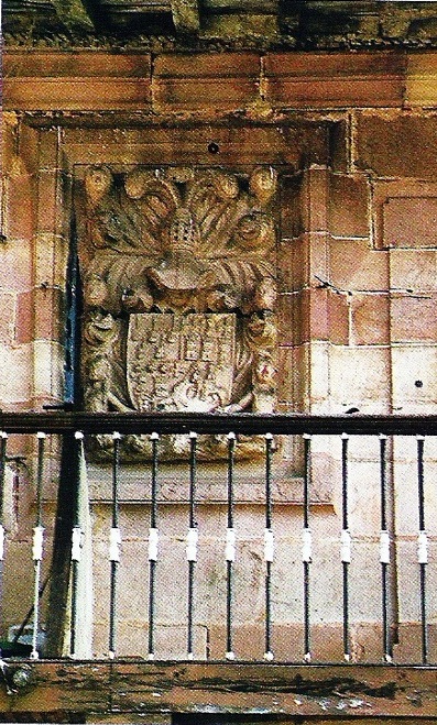 Escudo de armas de los Calderón Escalante y Lamadrid, Treceño.
