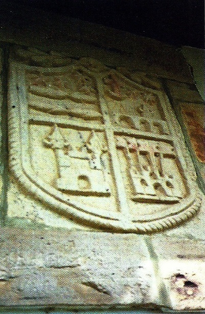 Escudo de armas de los Pérez de la Canal, Caviedes.