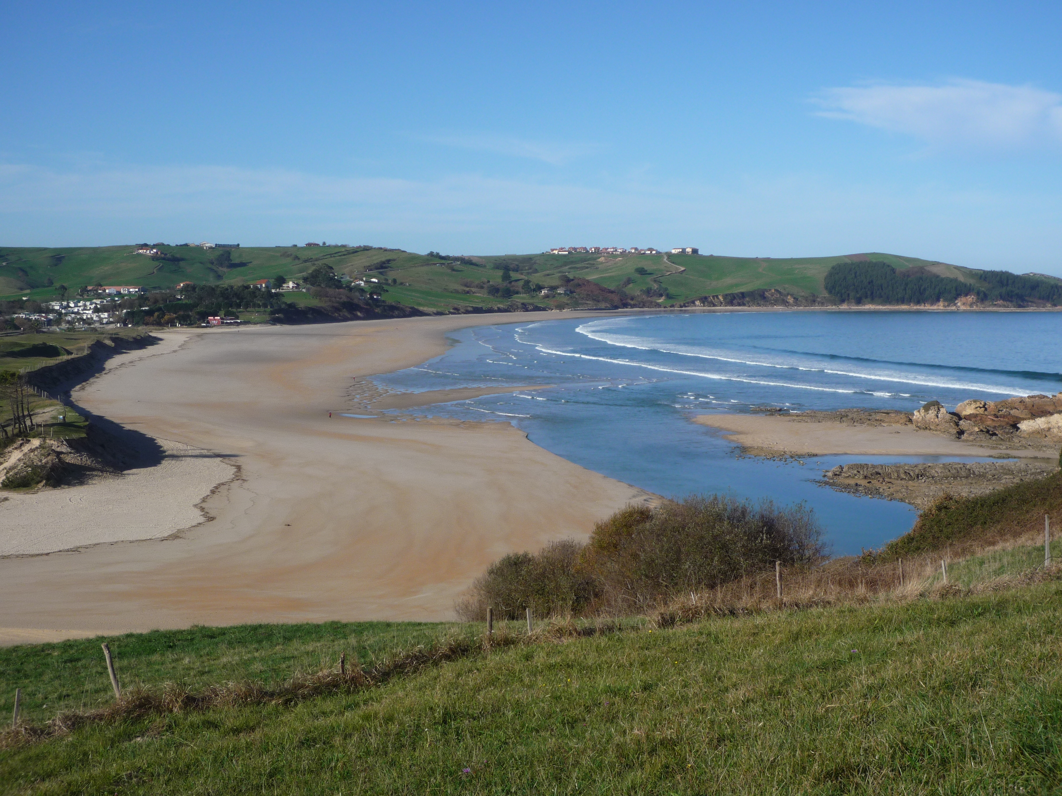 Vista de la playa de Oyambre