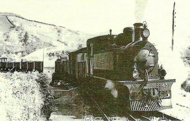 Ferrocarril Cantábrico subiendo el Turujal camino de Treceño.